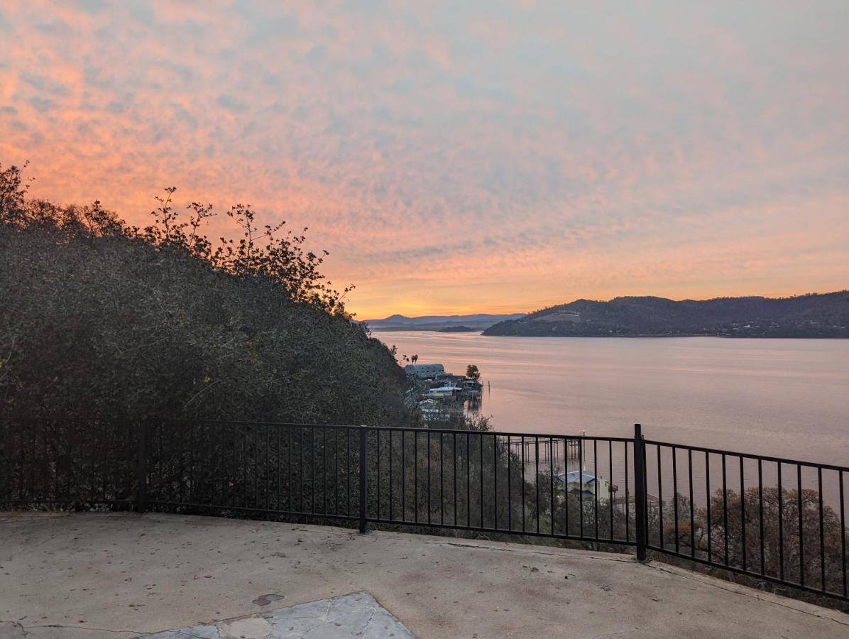 A Lake, A Mountain And The House With The Red Door Clearlake Luaran gambar