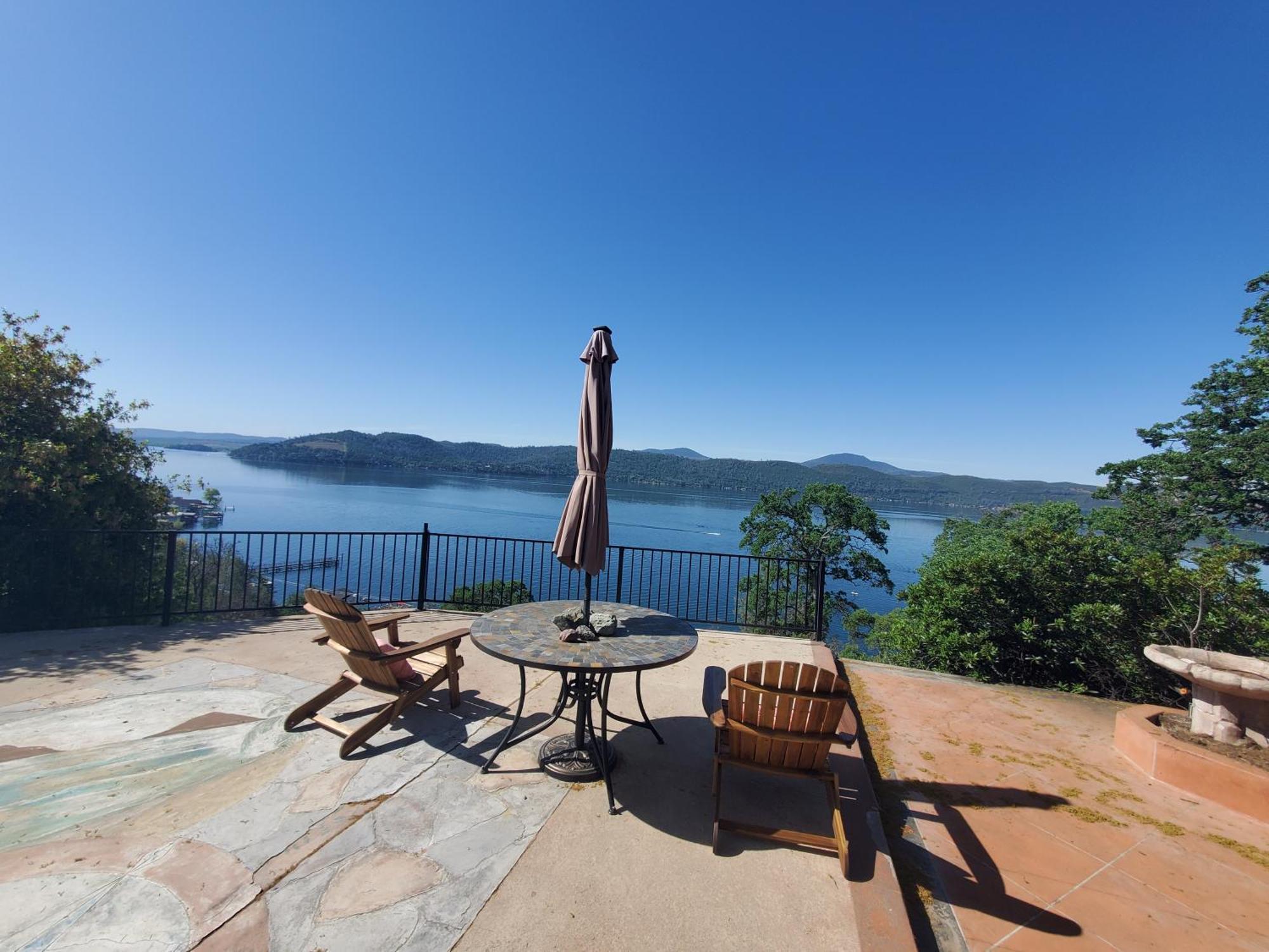 A Lake, A Mountain And The House With The Red Door Clearlake Luaran gambar